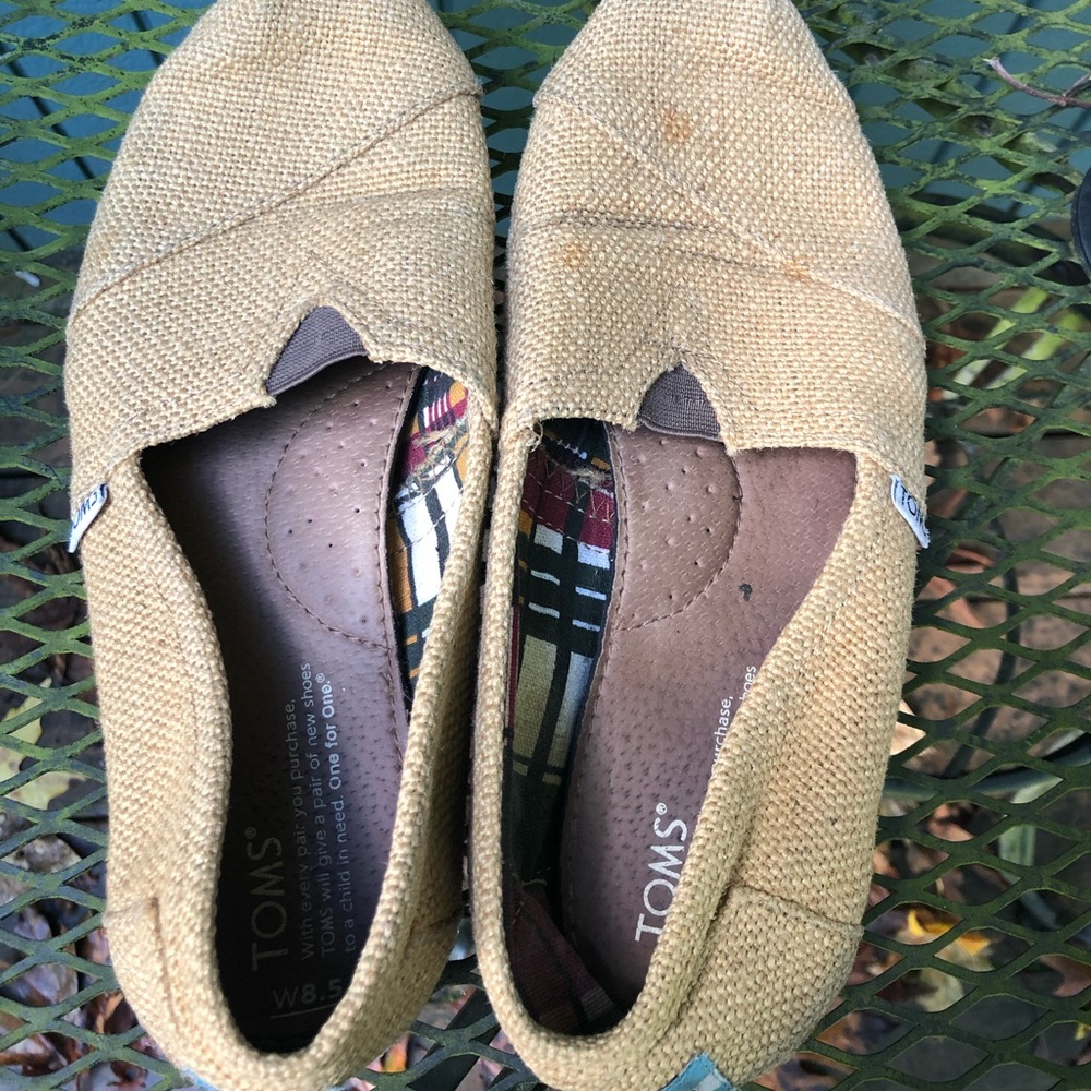 Burlap TOMS